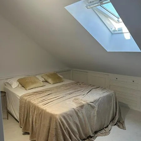 Design Apartment With Garage Santander Exterior foto
